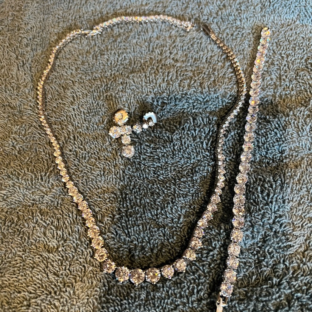Lia Sophia necklace with extender, earrings (wore once) & bracelet (never wore)